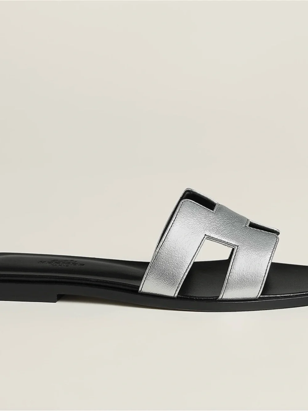 Hermes Oran Sandal Gris Argenté Size 38.5 New in Box